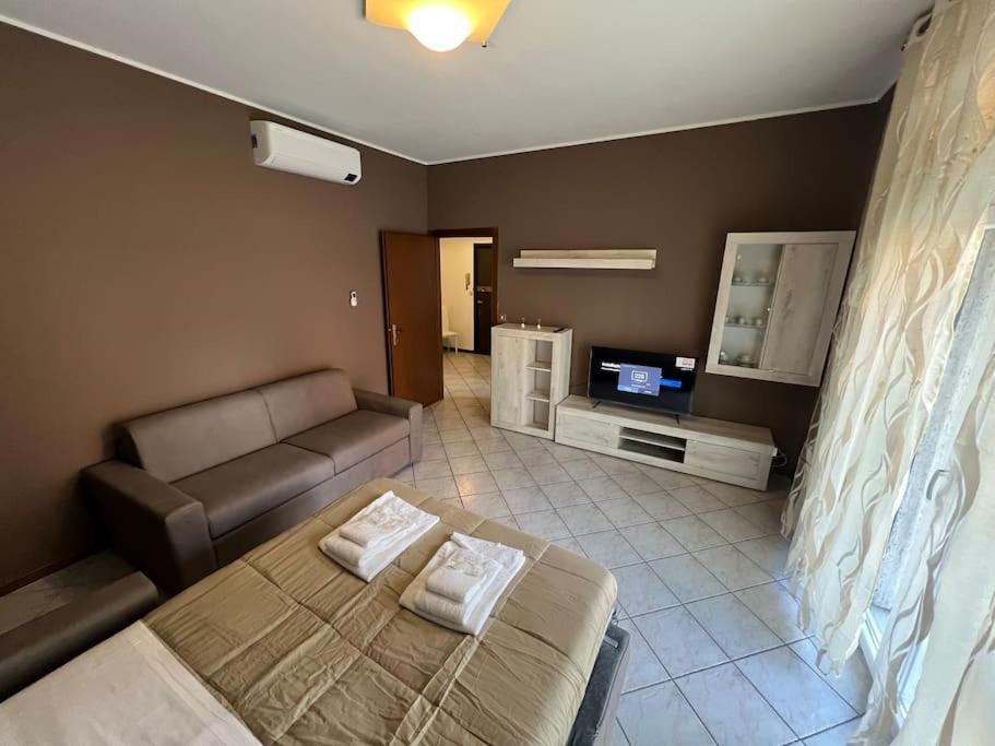 شقة Orio Relax 24H Airport 1 - 3 Minute From Arrival By Bus بيرغامو المظهر الخارجي الصورة
